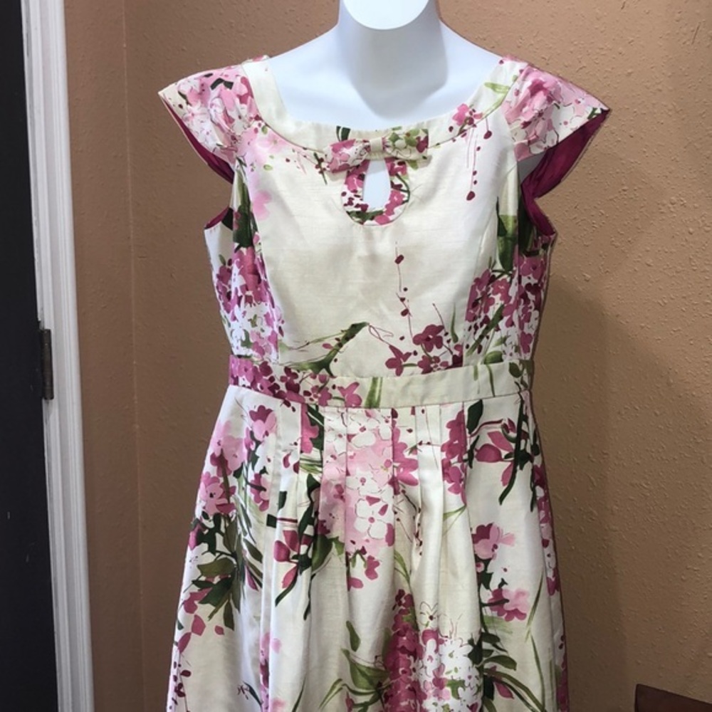 Signature by Robbie bee floral dress